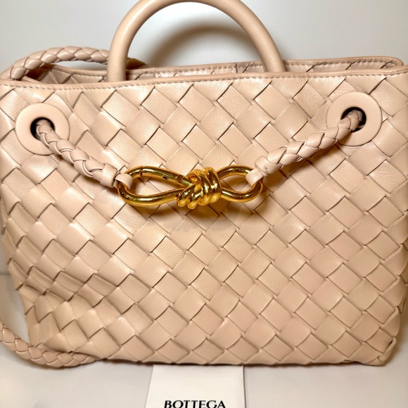 Bottega Veneta Small Andiamo Shoulder Bag In Pink Nude Nappa Intrecciato Leather - Picture 2 of 15
